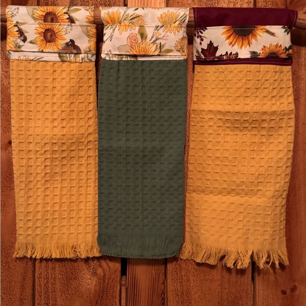 Sunflower Kitchen Hanging Hand Towels - Yellow & Green Set